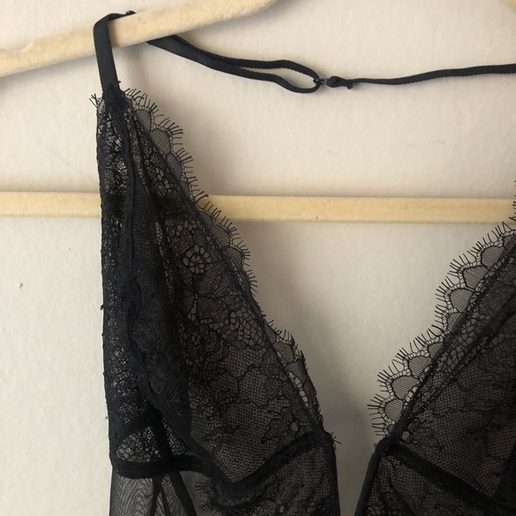 Victoria’s Secret V Wire Lace Teddy Thong Bodysuit in Black M - Picture 3 of 13